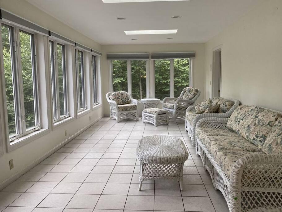 Beautiful Spacious Home W/ Game Room. Gilford Zewnętrze zdjęcie