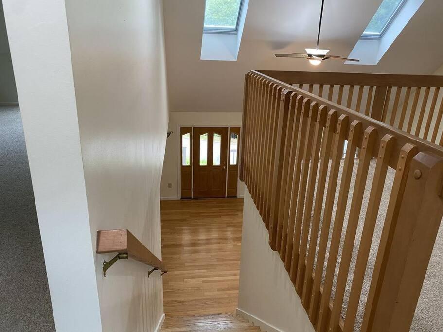 Beautiful Spacious Home W/ Game Room. Gilford Zewnętrze zdjęcie