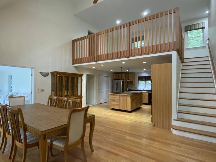 Beautiful Spacious Home W/ Game Room. Gilford Zewnętrze zdjęcie